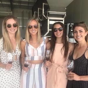 Meet your Posher, Nikki